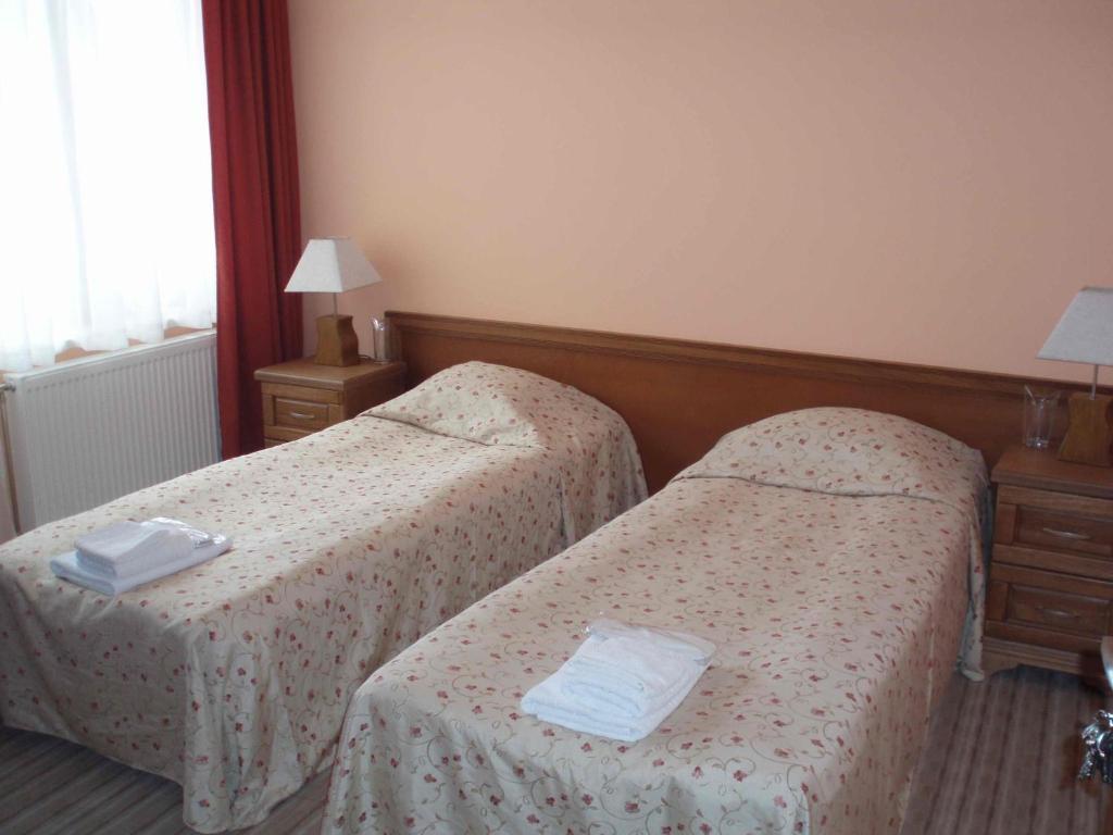 Family Hotel Zora Razlog Room photo